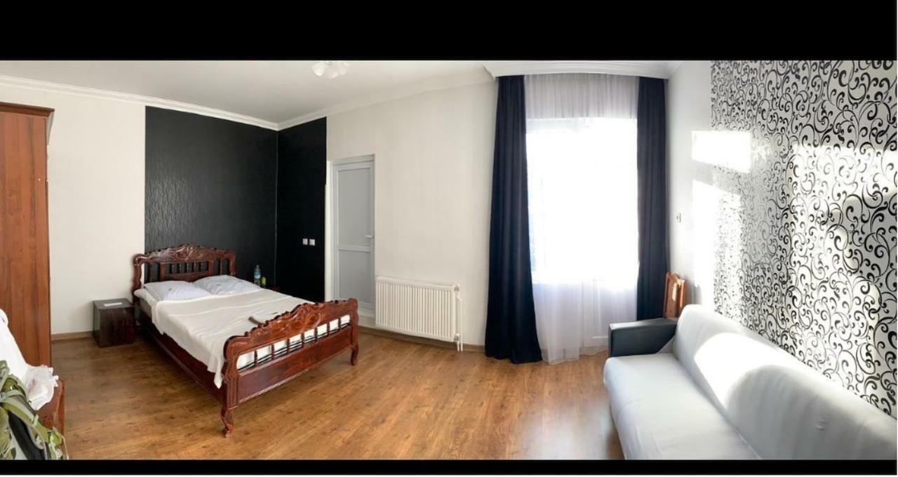 Guest House Telavi XXI Buitenkant foto